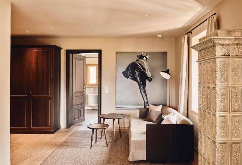 Номер Deluxe, Krenn