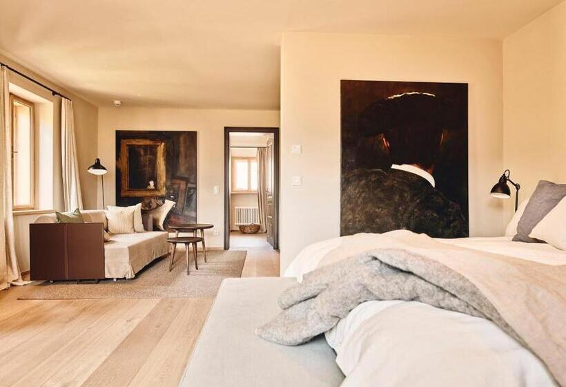 Номер Deluxe, Krenn