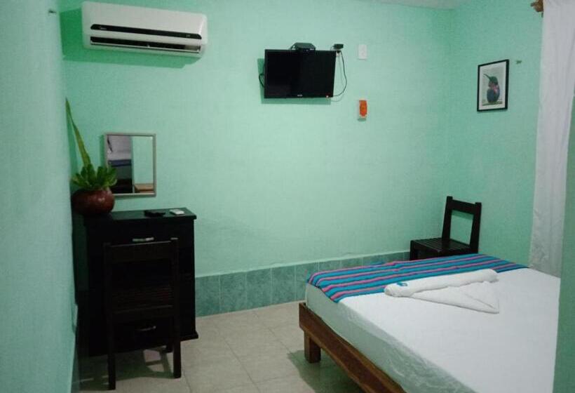 غرفة قياسية ثلاثية, Hospedaje Wotoch Aayin