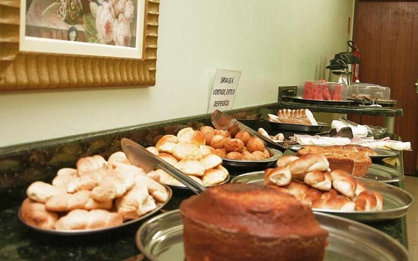 디럭스 트리플 룸, Imperial