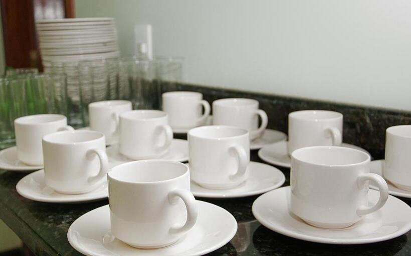 디럭스 트리플 룸, Imperial