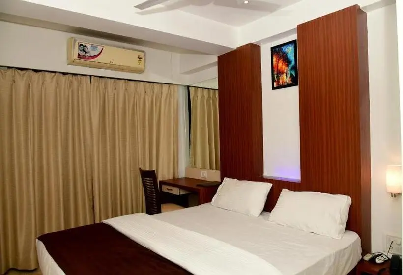 Executive-huone, Monarch Center Point Near Dahanu Beach, Bordi