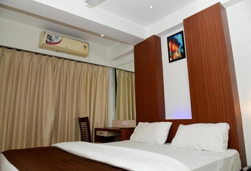 Номер Executive, Monarch Center Point Near Dahanu Beach, Bordi