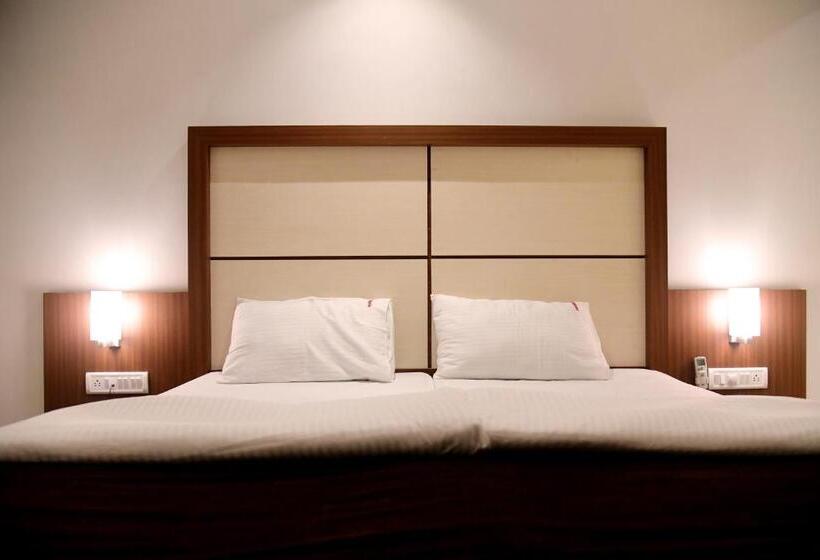 Номер Deluxe, Monarch Center Point Near Dahanu Beach, Bordi