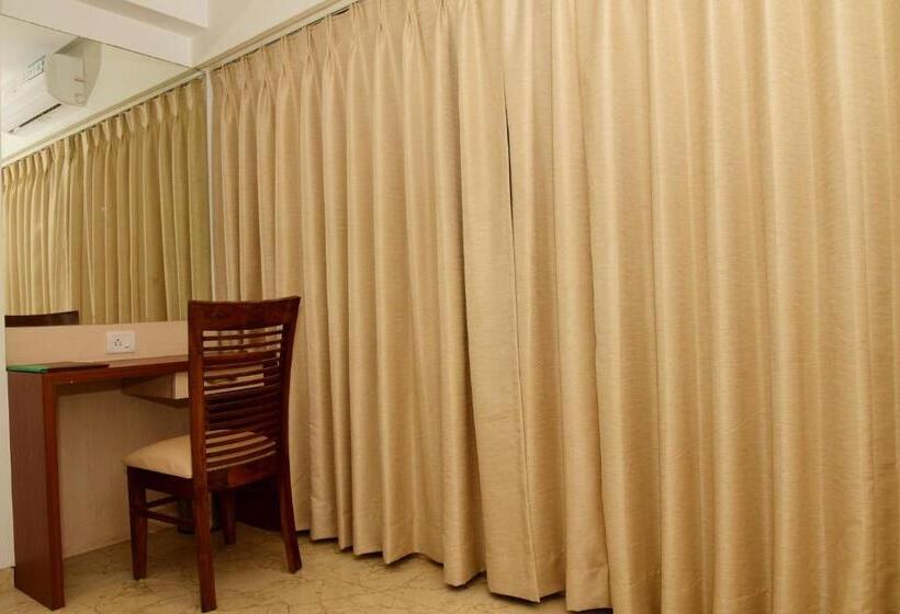 Номер Deluxe, Monarch Center Point Near Dahanu Beach, Bordi