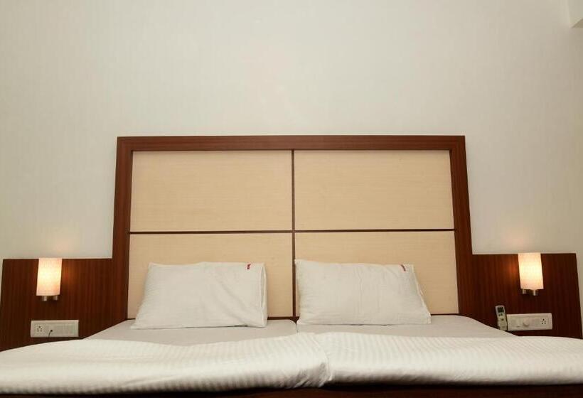 Номер Deluxe, Monarch Center Point Near Dahanu Beach, Bordi