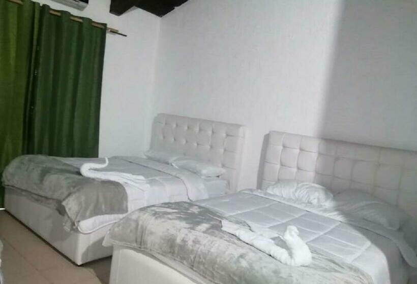 패밀리 룸, Casona Del Valle