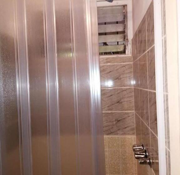 패밀리 룸, Casona Del Valle