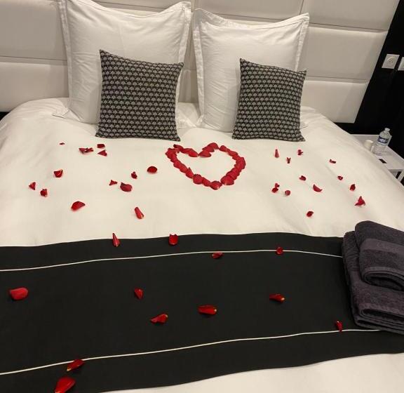 جناح مزود بجاكوزى, Le Charme De St Pierre