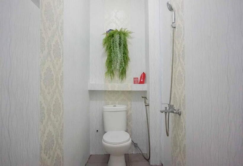 Номер Стандарт, Reddoorz Near Velodrome Malang 2