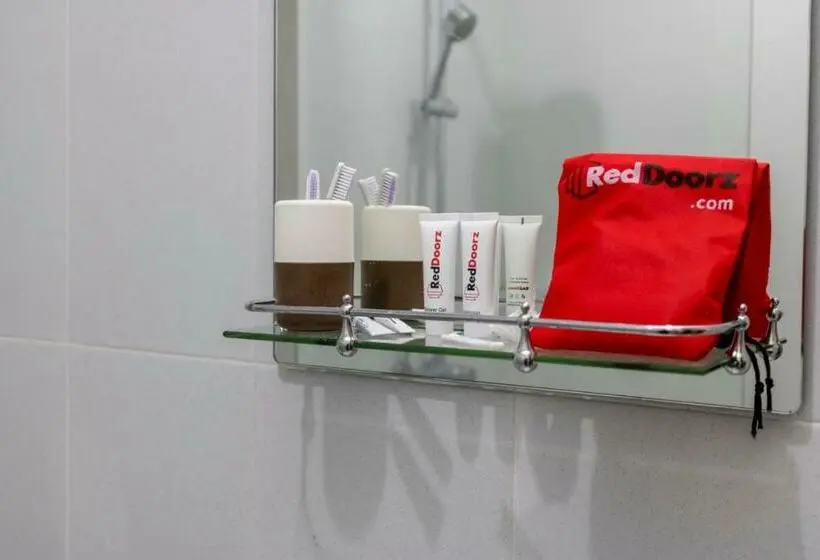 スタンダードルーム, Reddoorz Plus @ Cemara Asri Medan