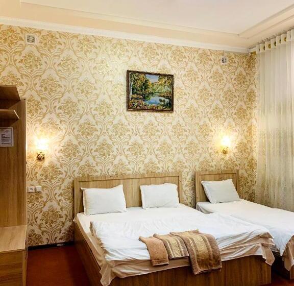 غرفة قياسية ثلاثية, зона отдых Apachi в горах чимган