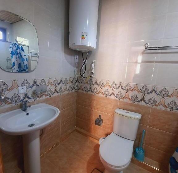 غرفة عائلية, зона отдых Apachi в горах чимган