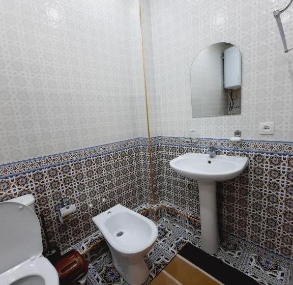 غرفة قياسية رباعية, зона отдых Apachi в горах чимган