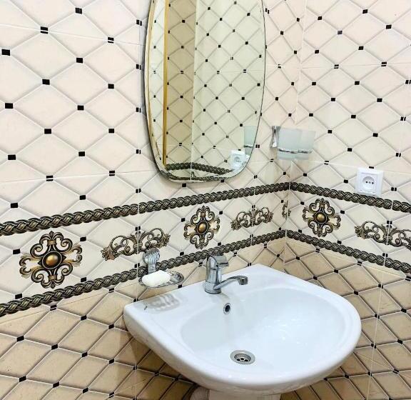 غرفة قياسية ثلاثية, зона отдых Apachi в горах чимган