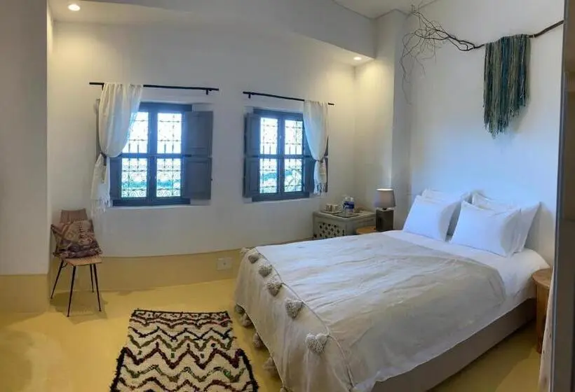 スタンダードルーム, Riad Lamp