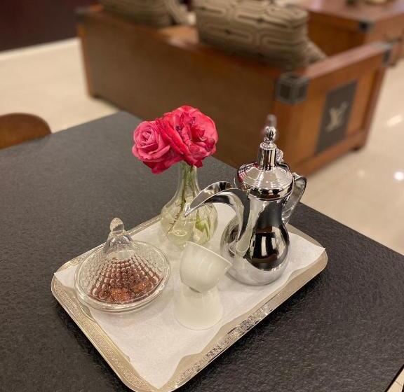 شقة غرفتين, Toot House Elwsam