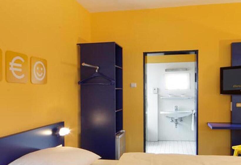 חדר סטנדרט לארבעה, Bed Nbudget Expo Hostel Rooms