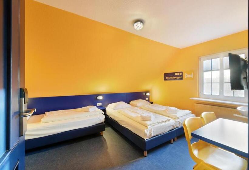 스탠다드 트리픔 룸 공동욕실, Bed Nbudget Expo Hostel Rooms
