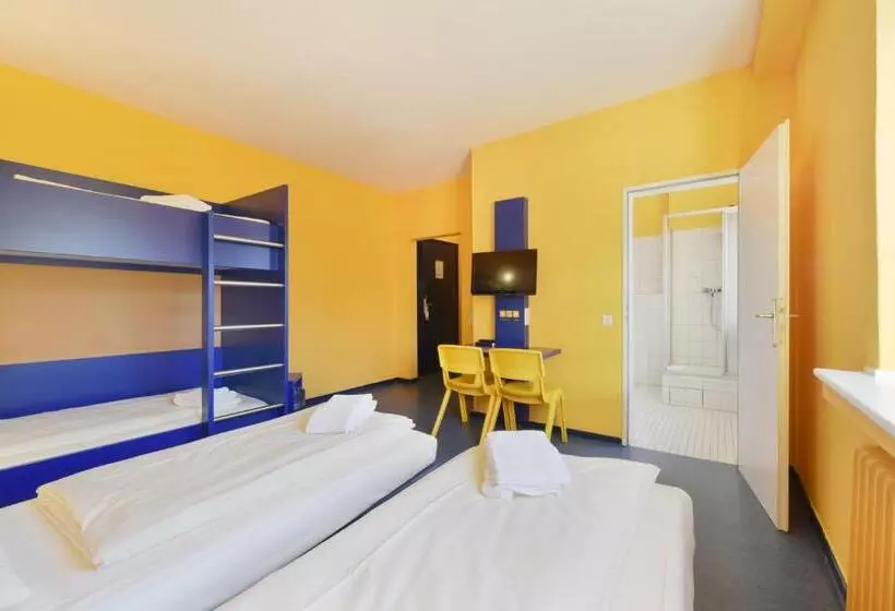 Perhehuone, Bed Nbudget Expo Hostel Rooms