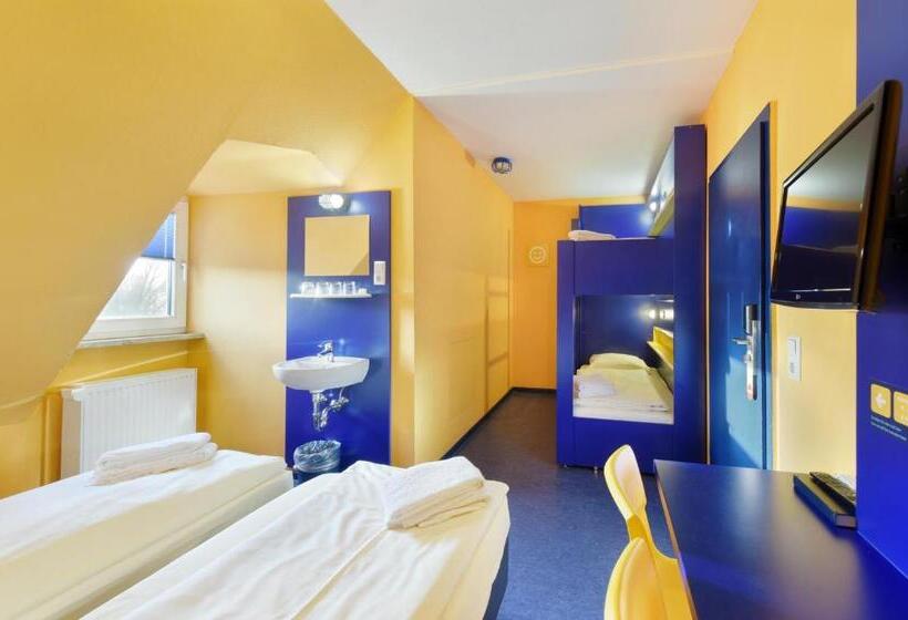 اتاق استاندارد با سرویس بهداشتی مشترک, Bed Nbudget Expo Hostel Rooms