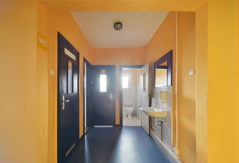 חדר סטנדרד יחיד חדר אמבטיה משותף, Bed Nbudget Expo Hostel Rooms