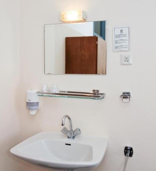 共用浴室的经济型房间, Abdij Hotel Rolduc