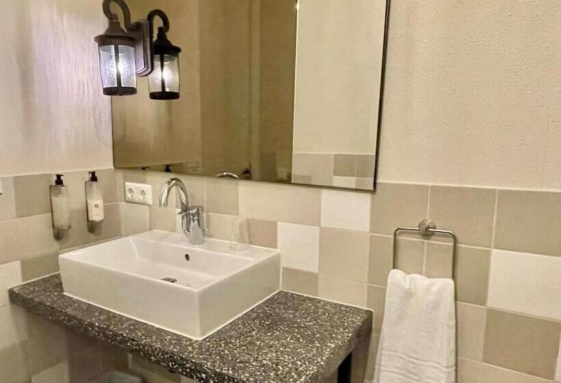 コンフォートルーム, & Restaurant   Auberge De Hilver