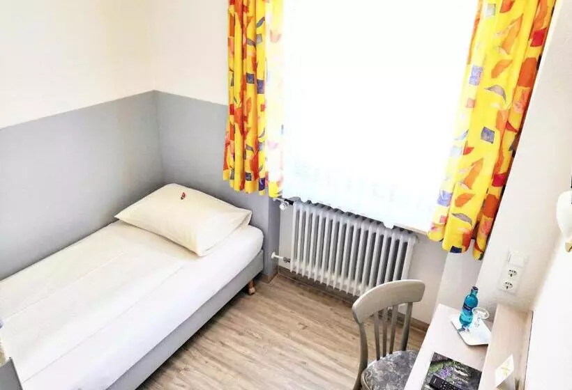 اتاق استاندارد یک نفره, Fantasie