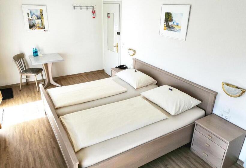 חדר סטנדרט, Fantasie