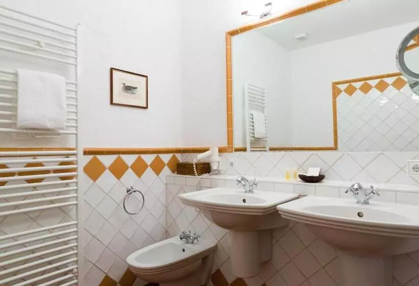 Standard-huone Järvinäkymä, Gut Klostermuhle Natur Resort & Medical Spa