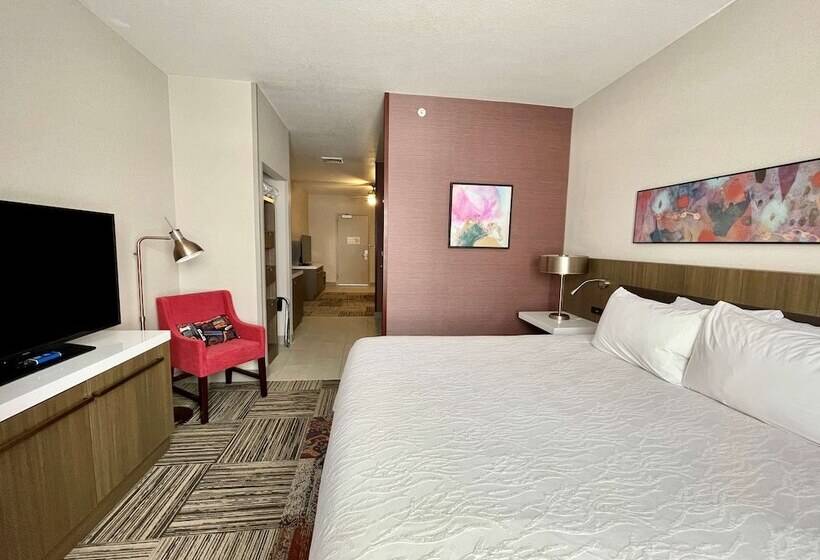 Полулюкс, Hilton Garden Inn Oconomowoc