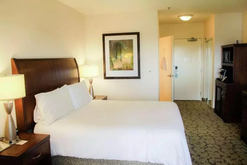 キングサイズベッドのスタンダードルーム, Hilton Garden Inn Redding