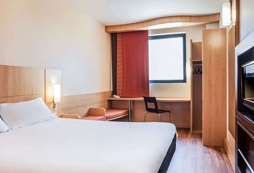 Семейный Номер, Ibis Ripollet