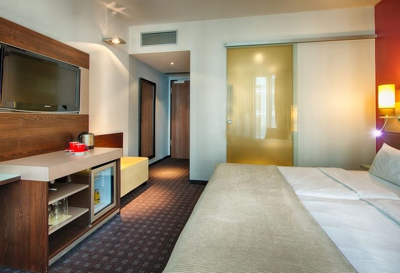 Трехместный Номер Комфорт, Leonardo Royal Hotel Munich