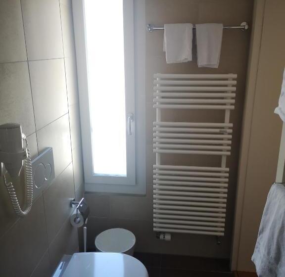 이코노이 4인룸, Staubbach