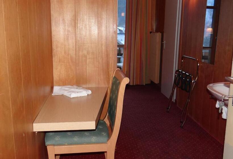 트리플 스탠다드 전망룸, Staubbach