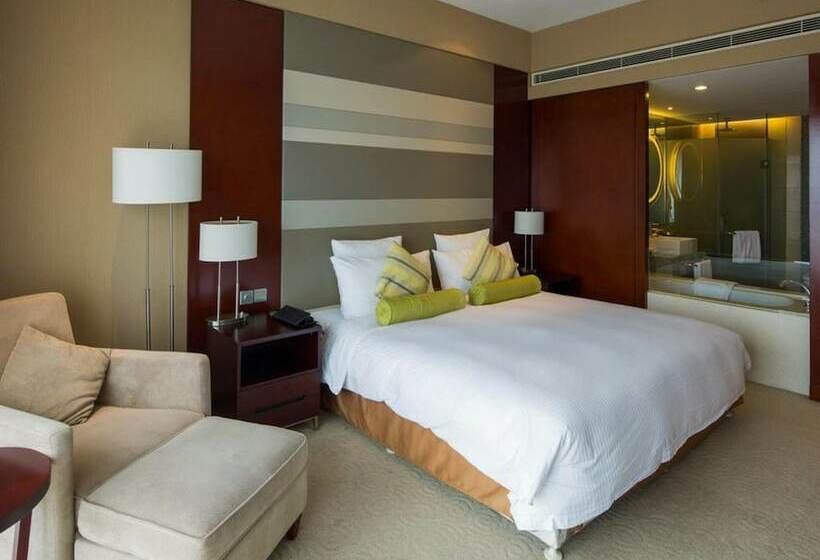 Quarto Deluxe, The Qube