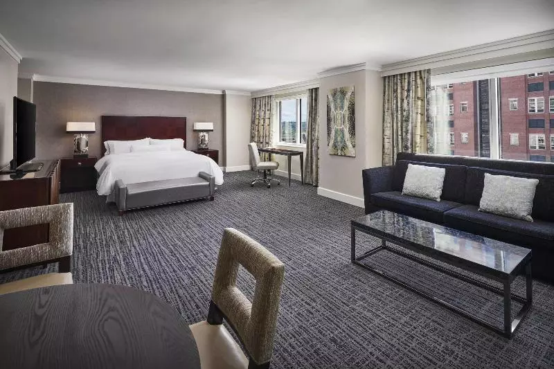 سوئیت اجرایی با تخت کینگ, The Westin Alexandria Old Town