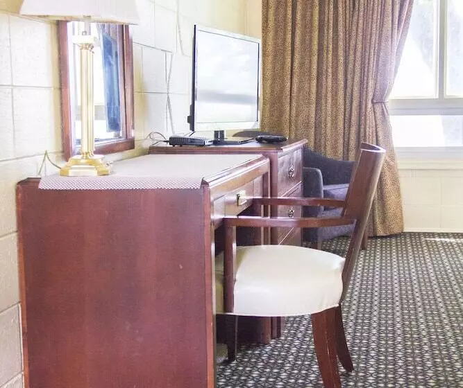 ファミリールーム, Riverview Motel