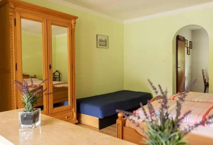 スタンダード４人部屋, Landgasthof Peterhof
