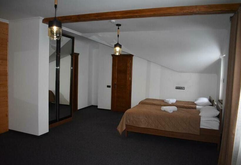 Suite Vista Montaña, князів двір