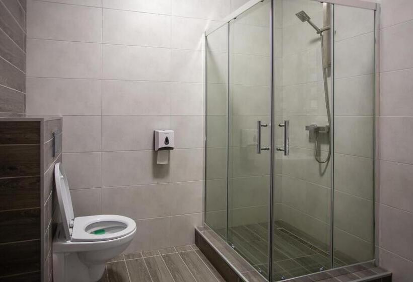 Suite, князів двір