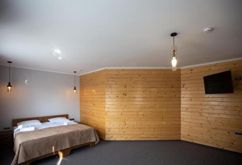 Suite, князів двір