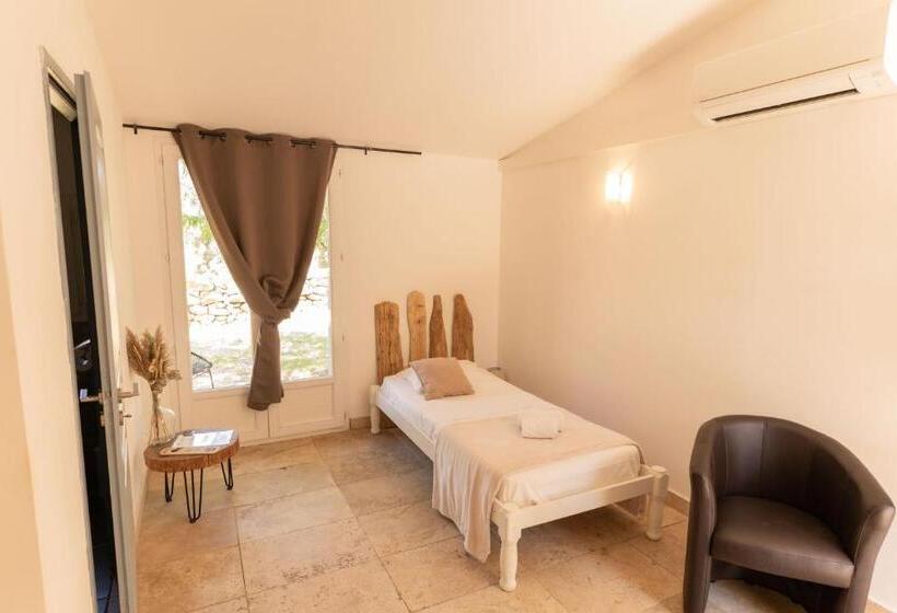 Номер Deluxe, A Machja