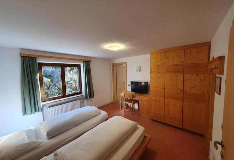 חדר סטנדרט, Albergo Bar Ristorante Dolomia