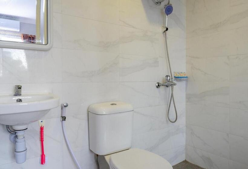Семейный Номер, Reddoorz @ City Park Medoho Semarang