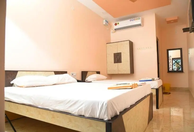 デラックストリプルルーム, Sivamurugan Residency