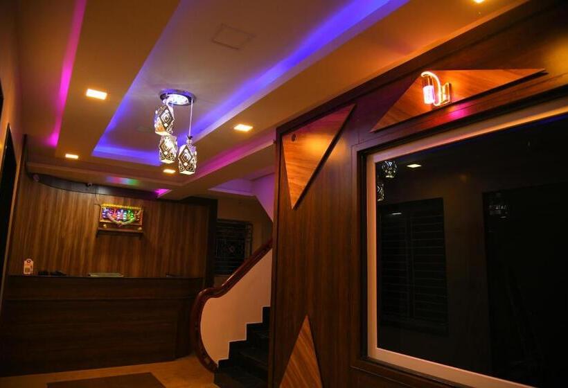 Трехместный Номер Deluxe, Sivamurugan Residency