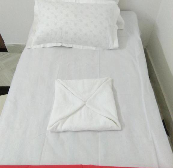 חדר דלוקס, Sukun Guest House